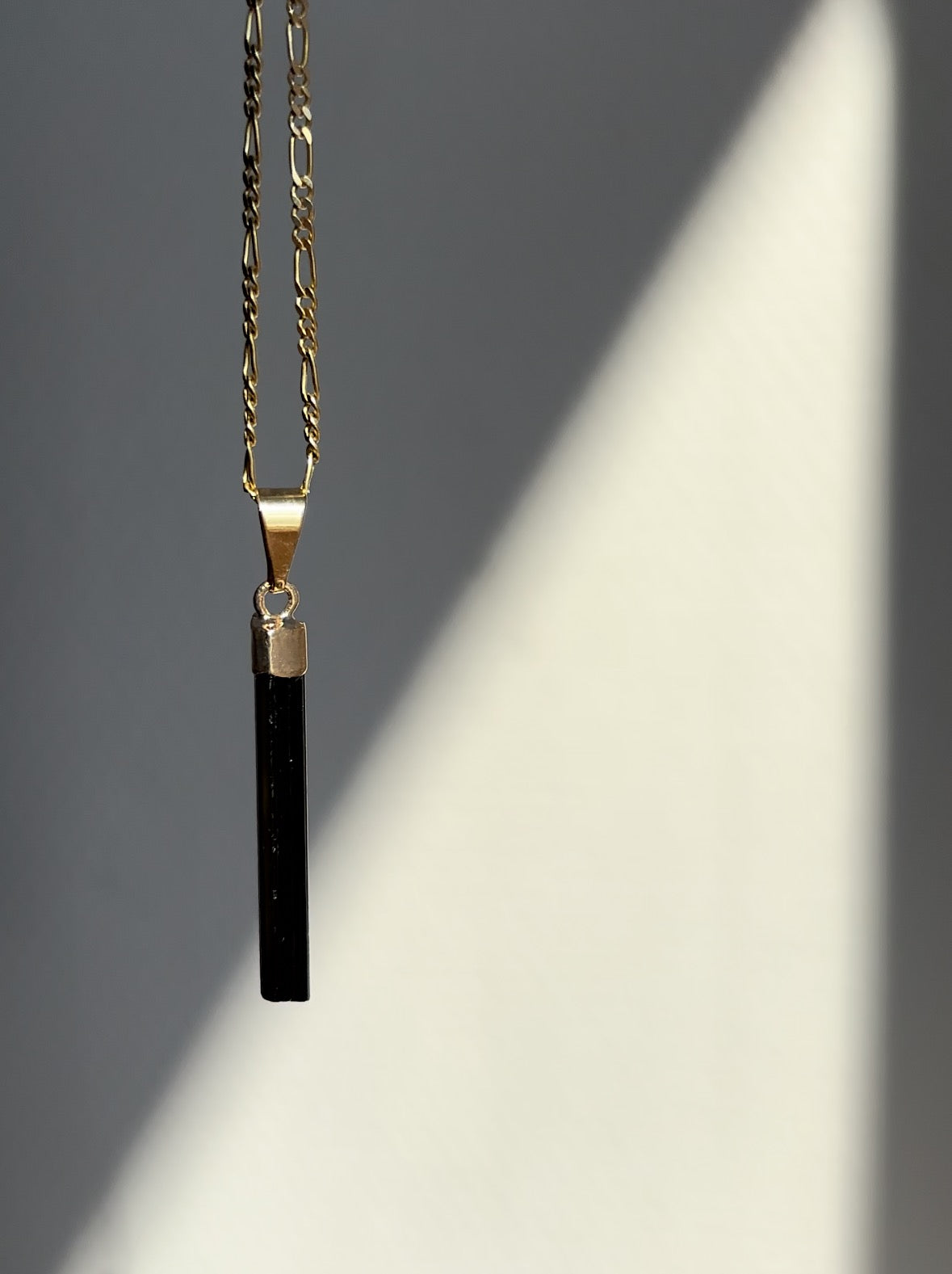 Zwarte Toermalijn hanger goud